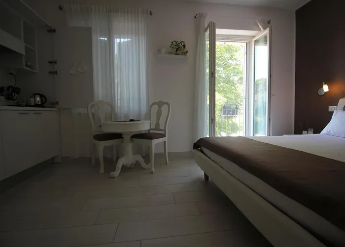Bed & Breakfast Rooms&breakfast Il Punto... 4*
