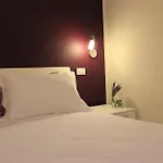 住宿加早餐酒店 Il Punto 佩斯基耶拉德加达